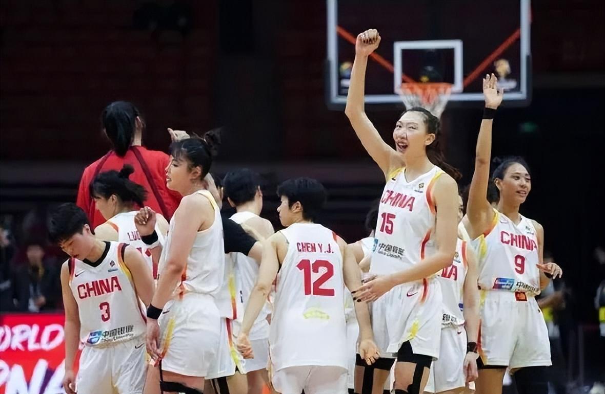 女篮虐南苏丹!王思雨+2将回暖齐爆,张子宇统治篮下,李月汝迷失